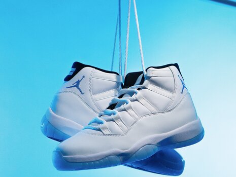 Jordan 11 'Legend Blue'