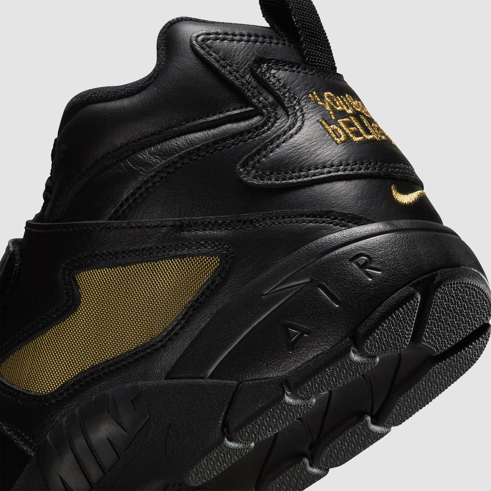 Nike Air Diamond Turf Premium Black/Metallic Gold
