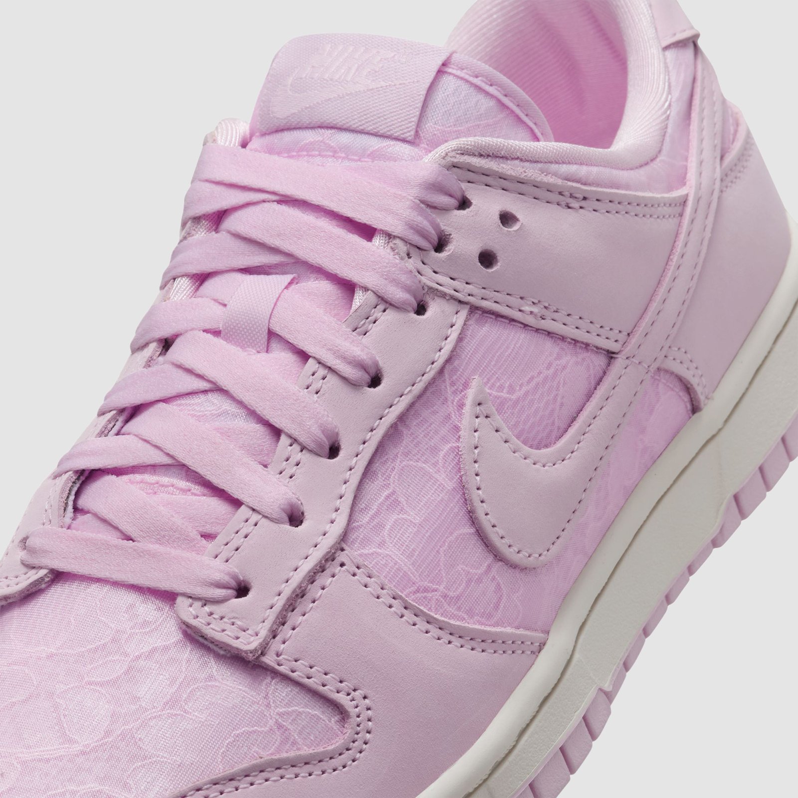 Nike (W) Dunk Low Regal Pink/Pink Foam
