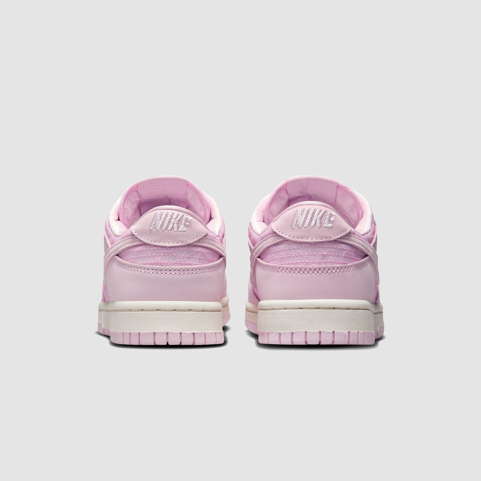 Nike (W) Dunk Low Regal Pink/Pink Foam