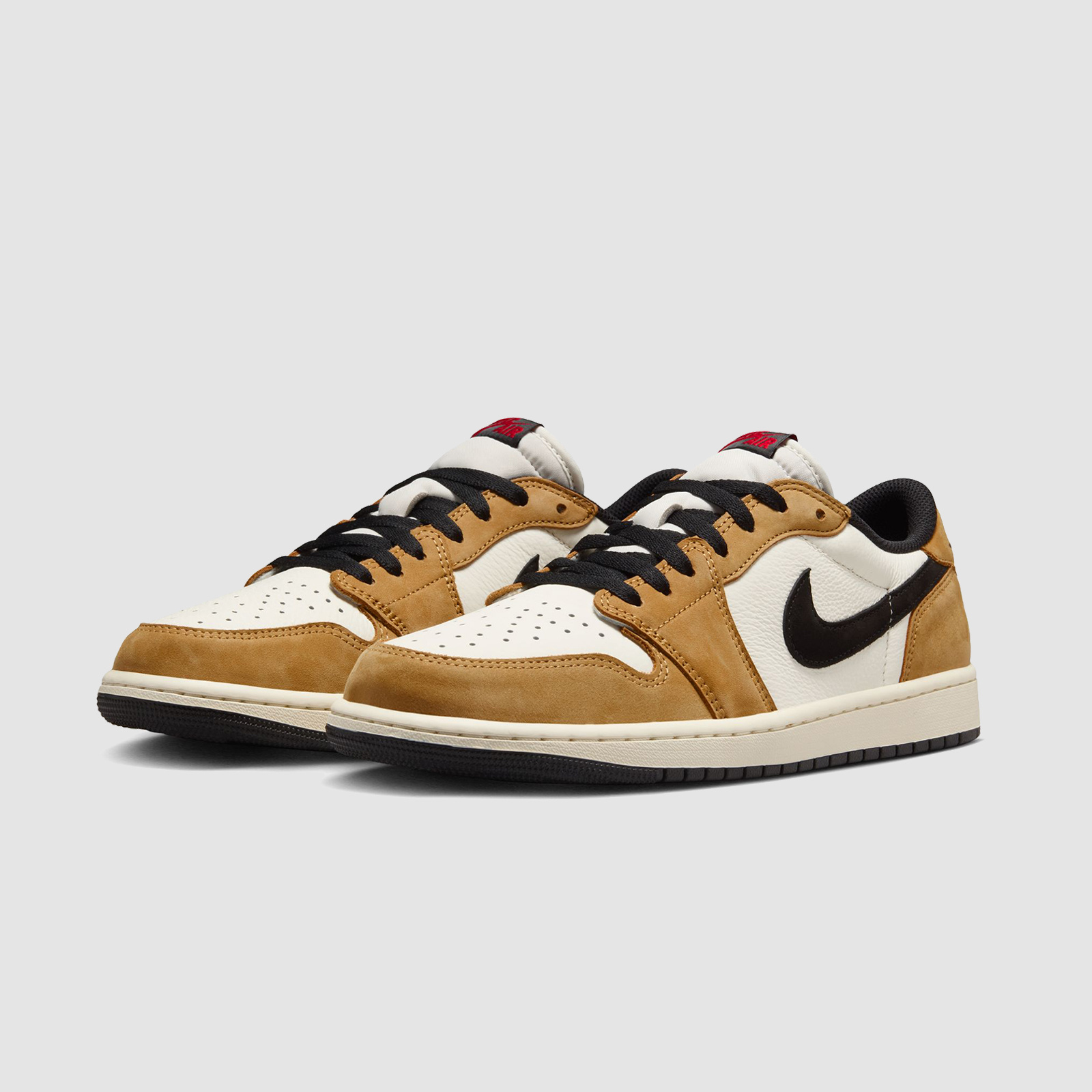 Jordan AJ1 Retro Low OG Black/Golden Harvest