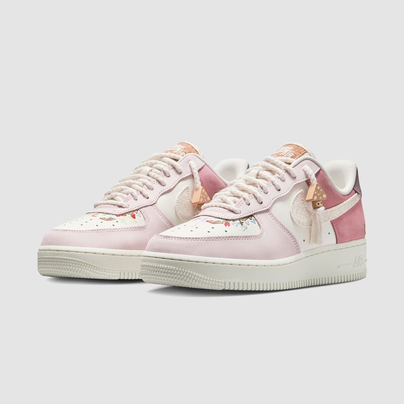 Nike (W) AF1 '07 LX Sail/Pearl Pink