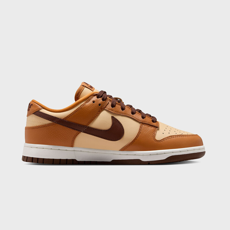 Nike (W) Dunk Low SE Desert Ochre/Fauna Brown