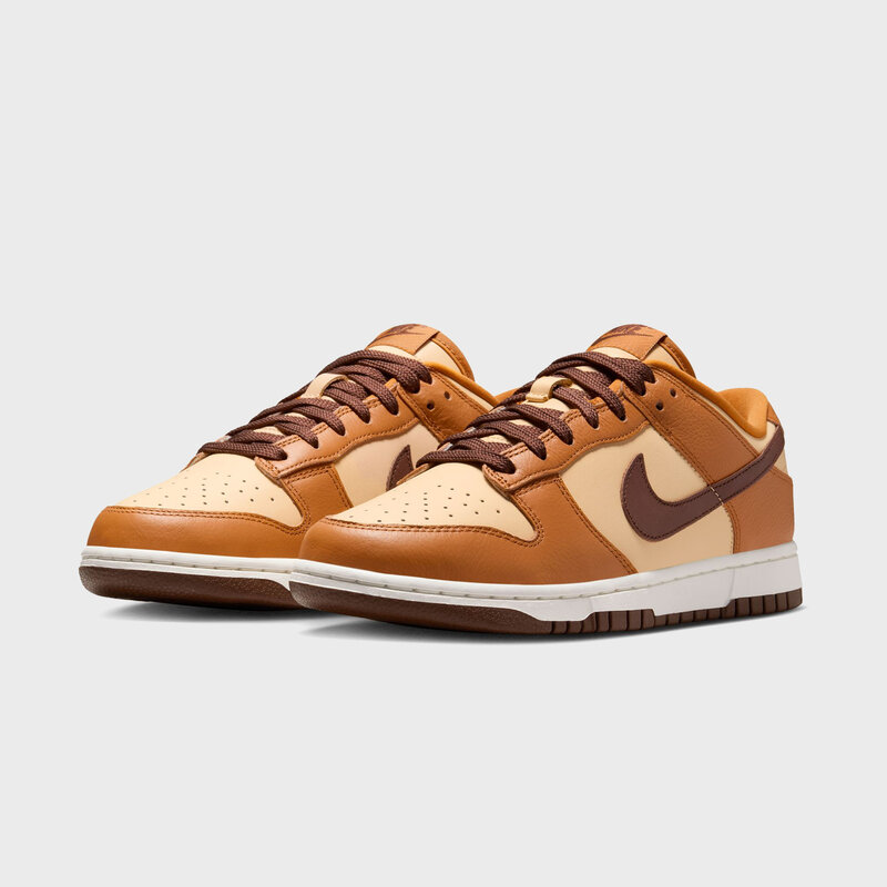 Nike (W) Dunk Low SE Desert Ochre/Fauna Brown