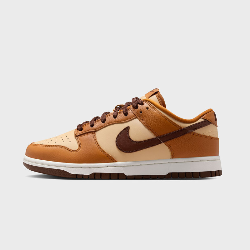 Nike (W) Dunk Low SE Desert Ochre/Fauna Brown