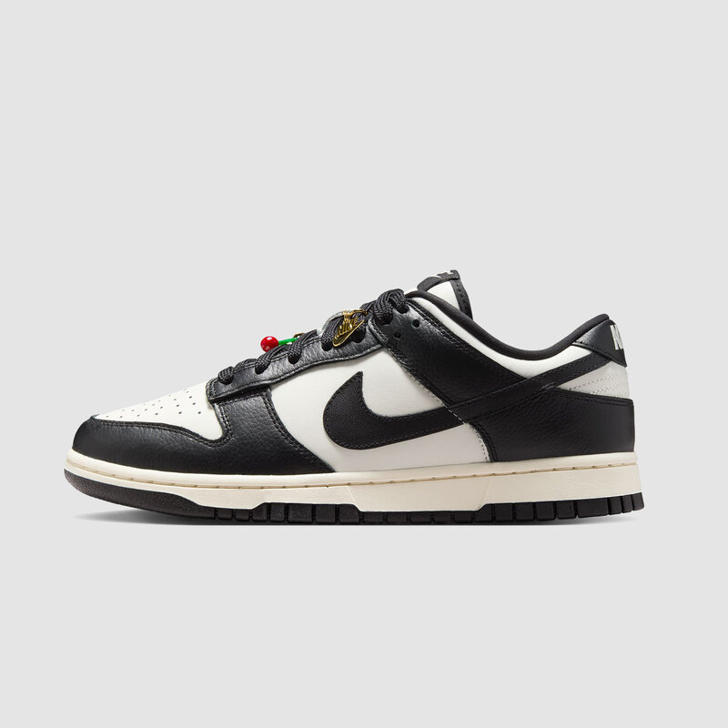 Nike (W) Dunk Low SE Sail/Black - RUKUS
