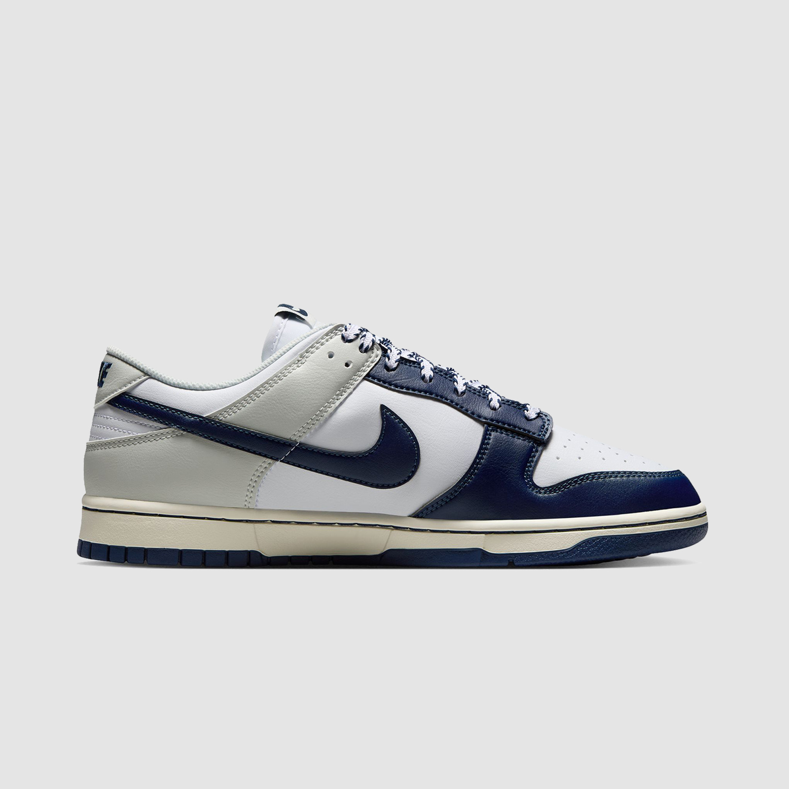 Nike Dunk Low Retro Midnight Navy/Photon Dust