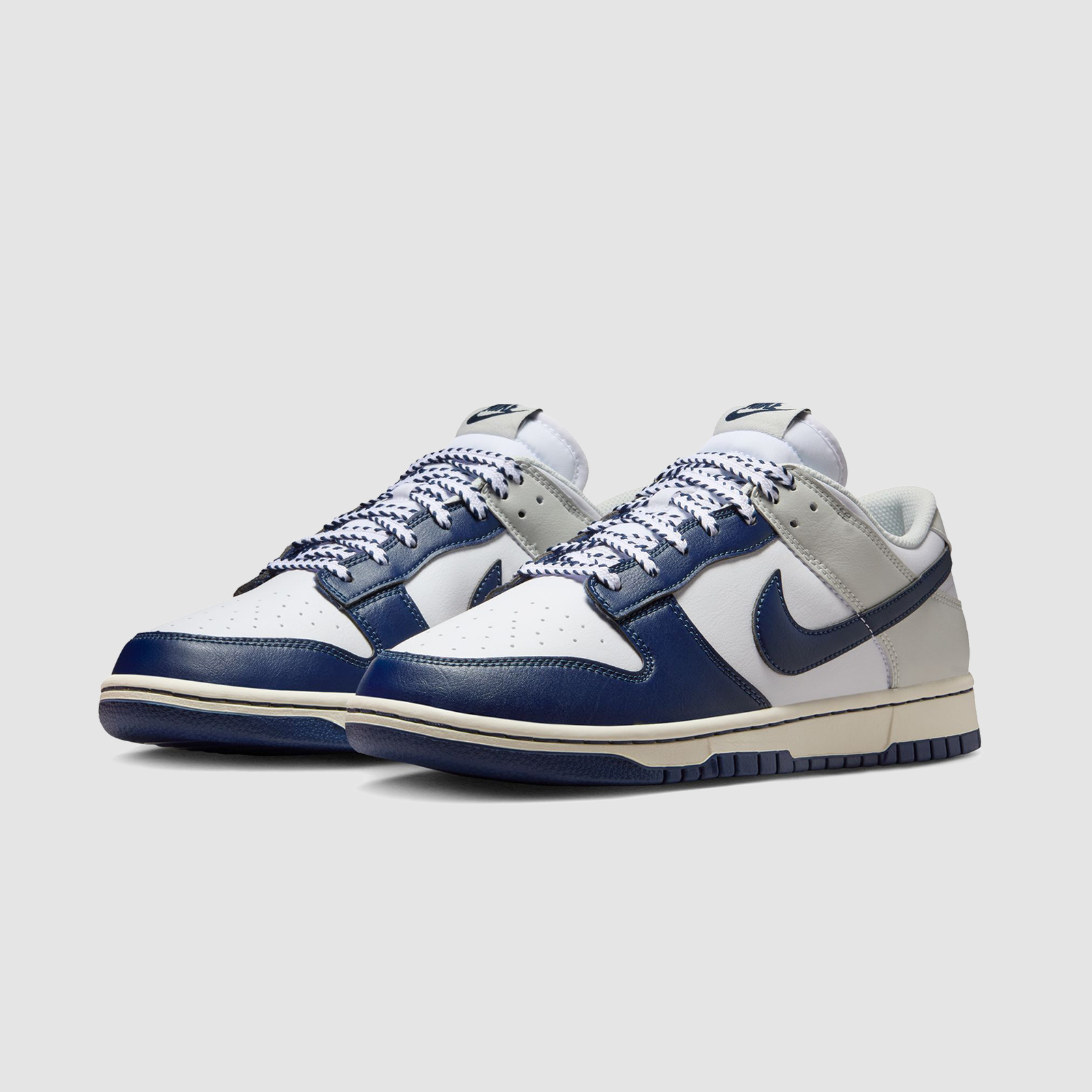 Nike Dunk Low Retro Midnight Navy/Photon Dust