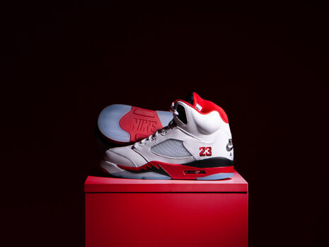 Jordan Retro 5 'Fire Red'