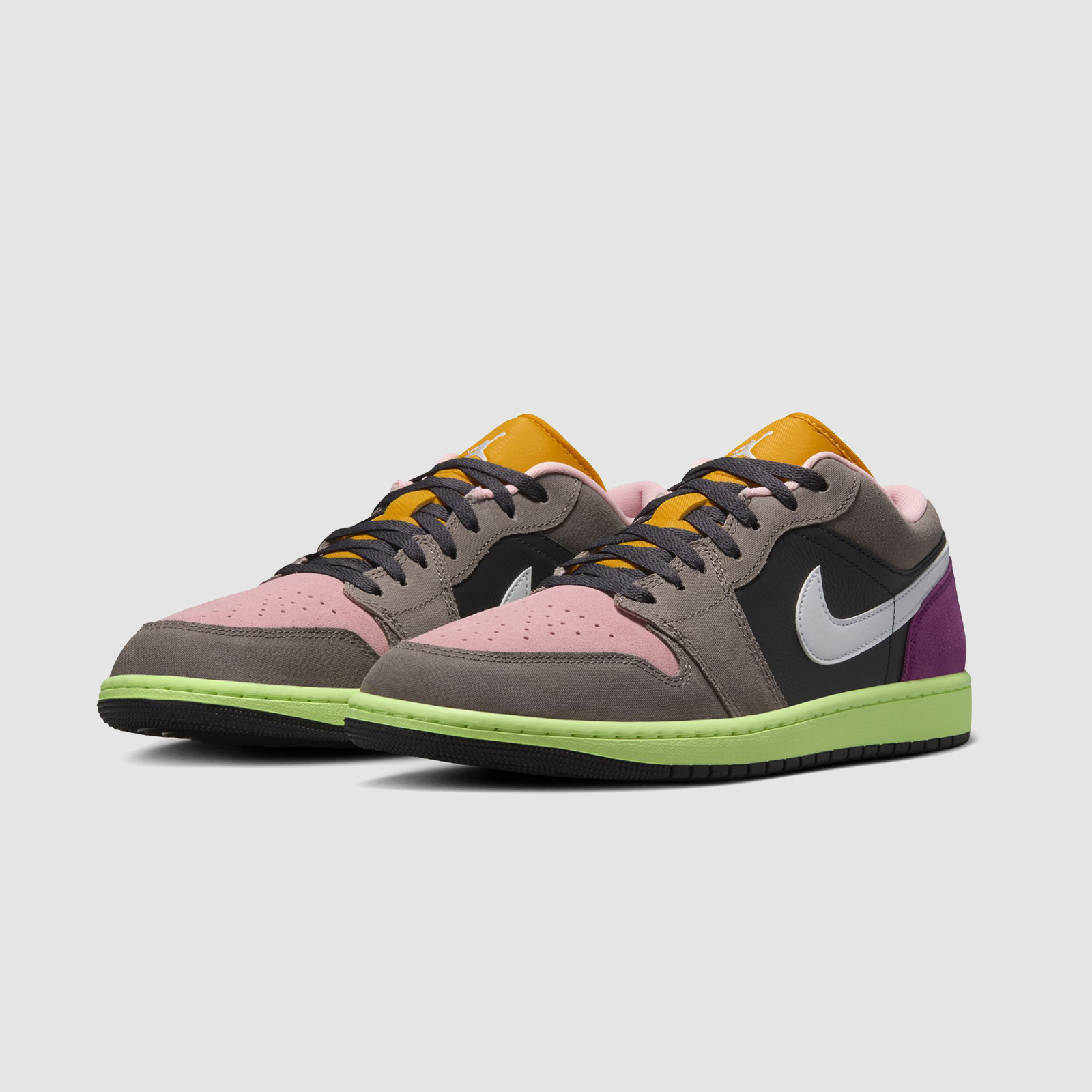 Jordan AJ1 Low SE Oil Grey/Arctic Punch