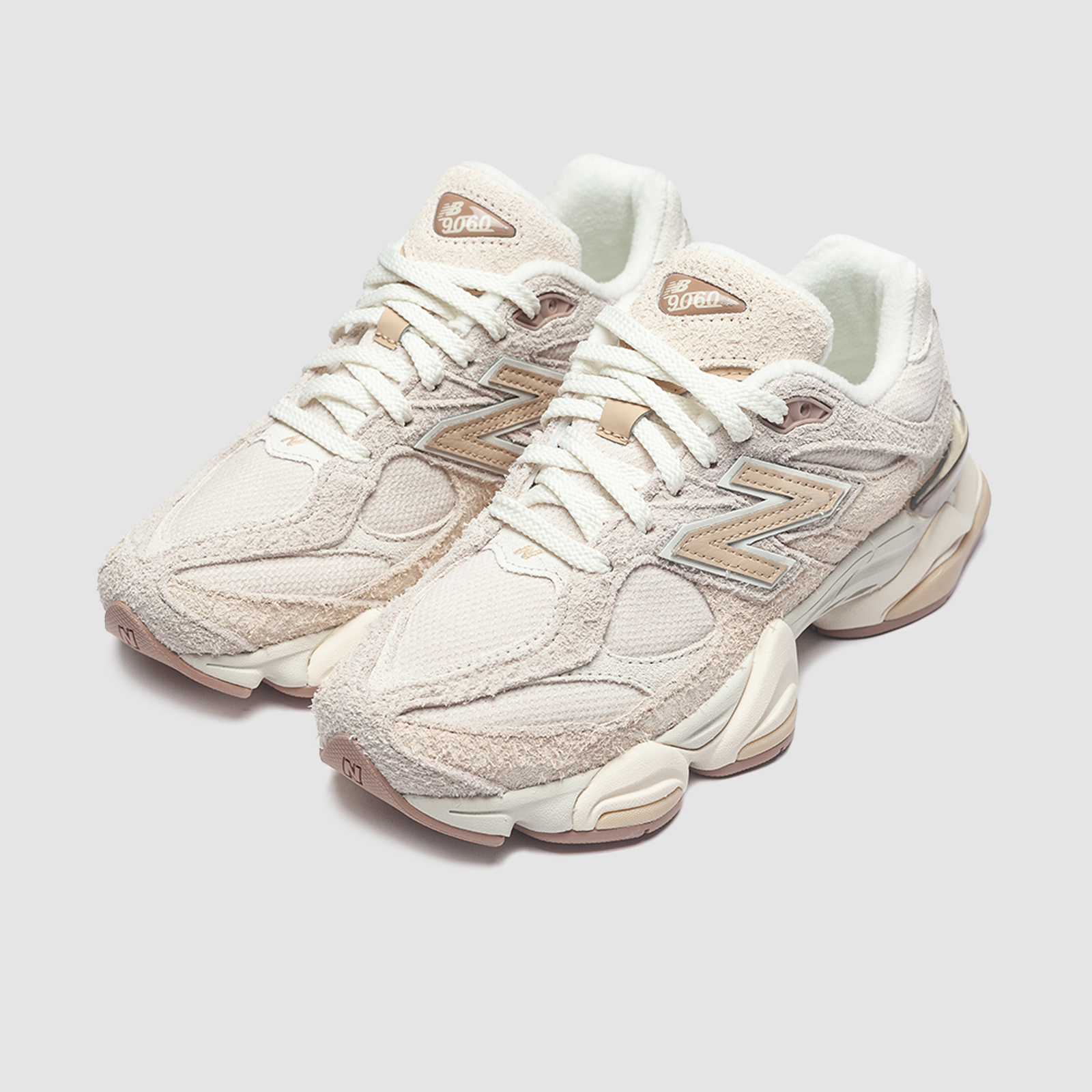 New Balance 9060 Beige/White