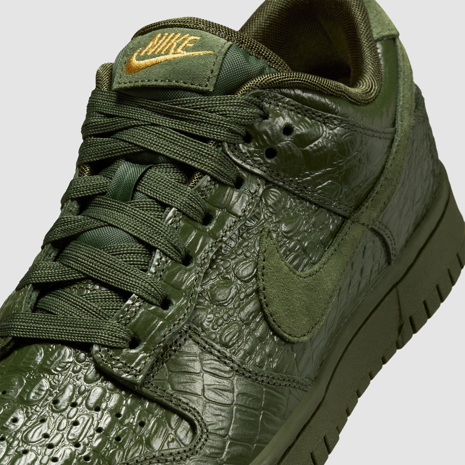 Nike (W) Dunk Low SS Carbon Green/Carbon Green