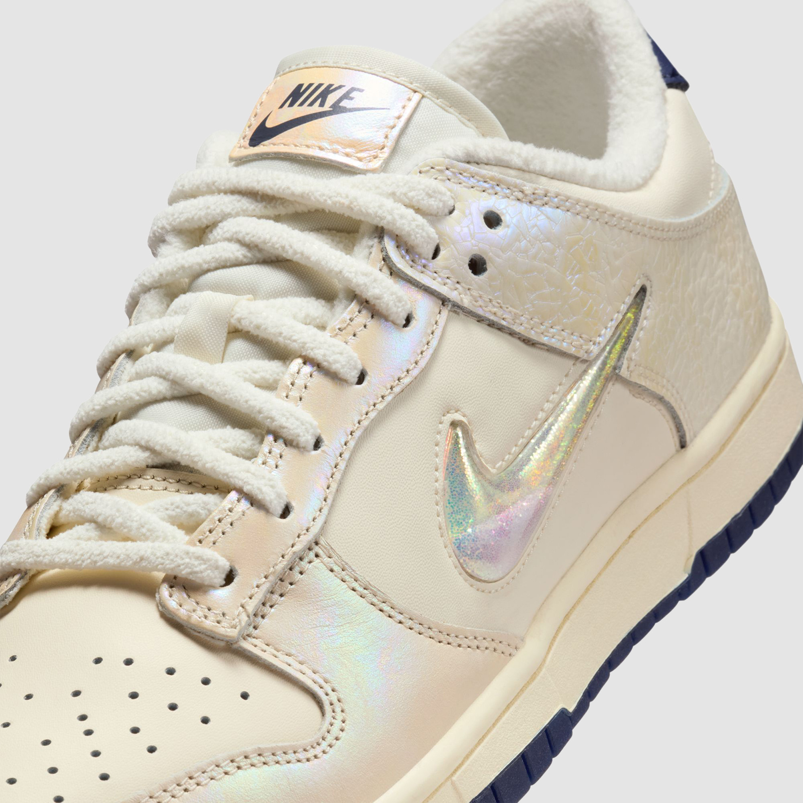 Nike (W) Dunk Low Soft Pearl/Multi