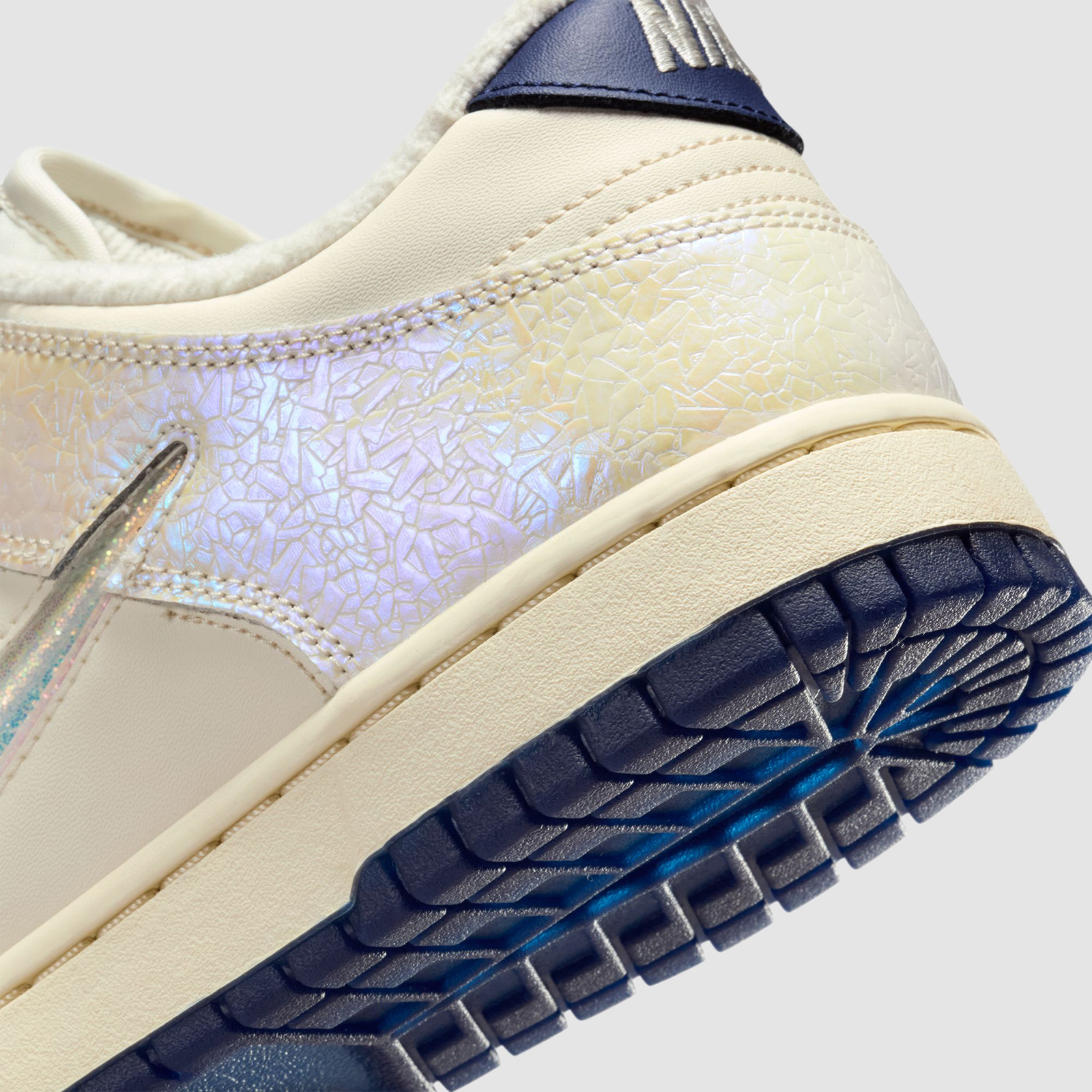 Nike (W) Dunk Low Soft Pearl/Multi