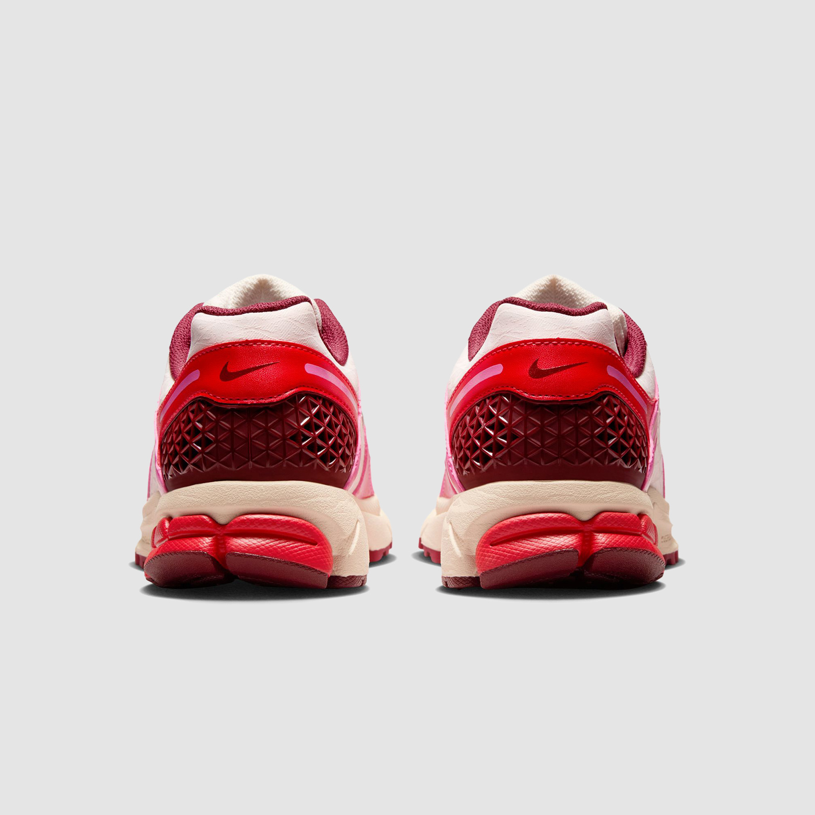 Nike (W) Zoom Vomero 5 Light Soft Pink/LT Crimson