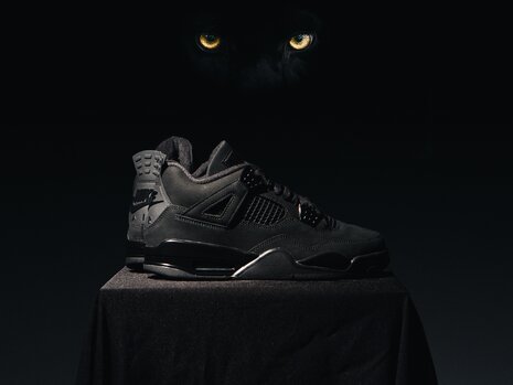 Jordan 4 'Black Cat'