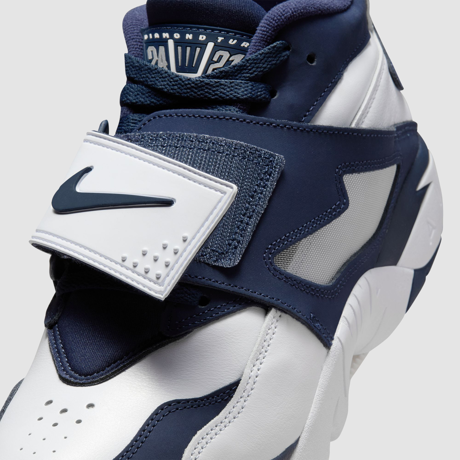 Nike Air Diamond Turf White/College Navy