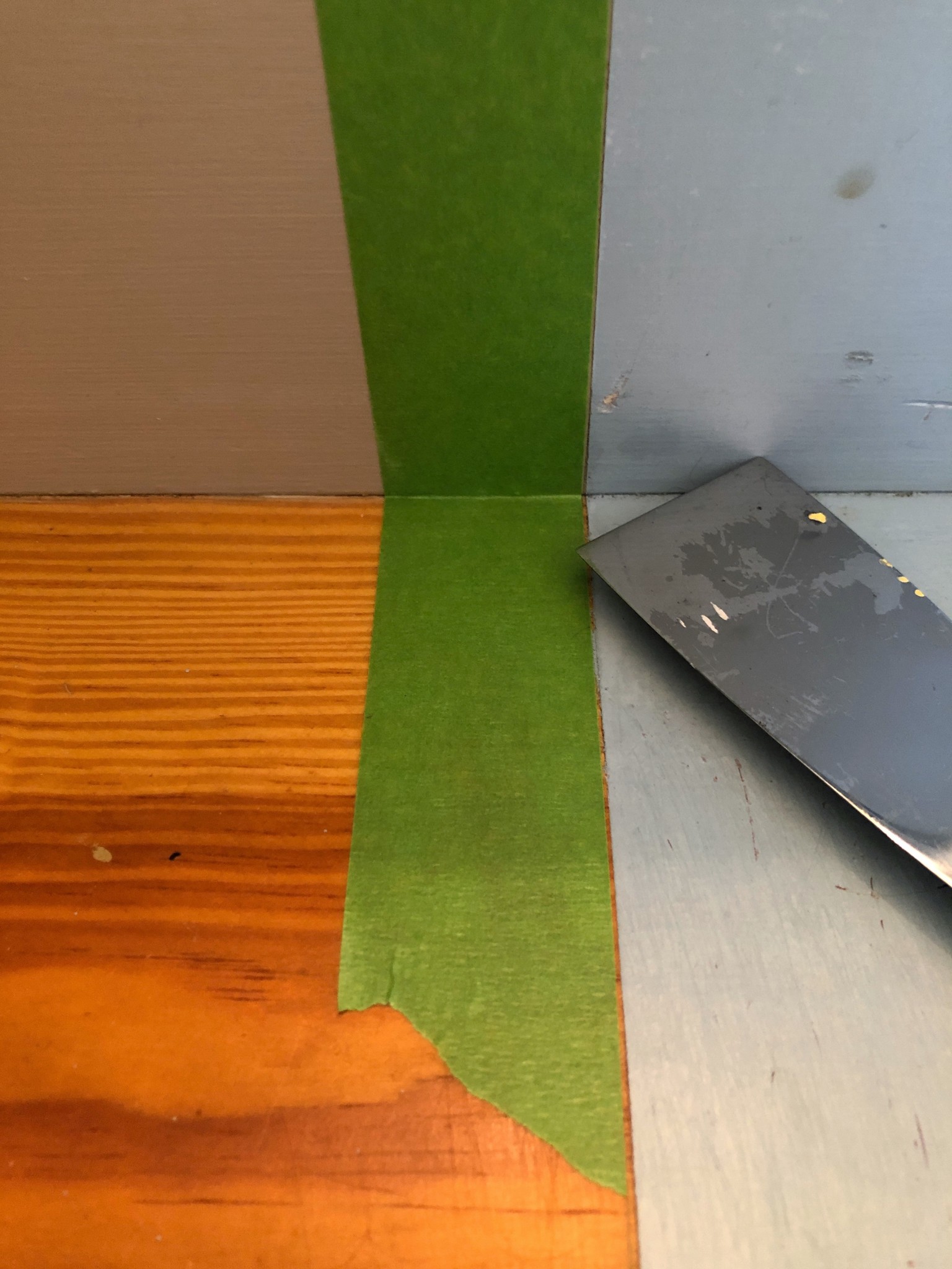 putty knife and Frog Tape