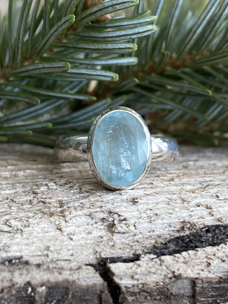 Aquamarine Faceted Oval Ring - Size 7