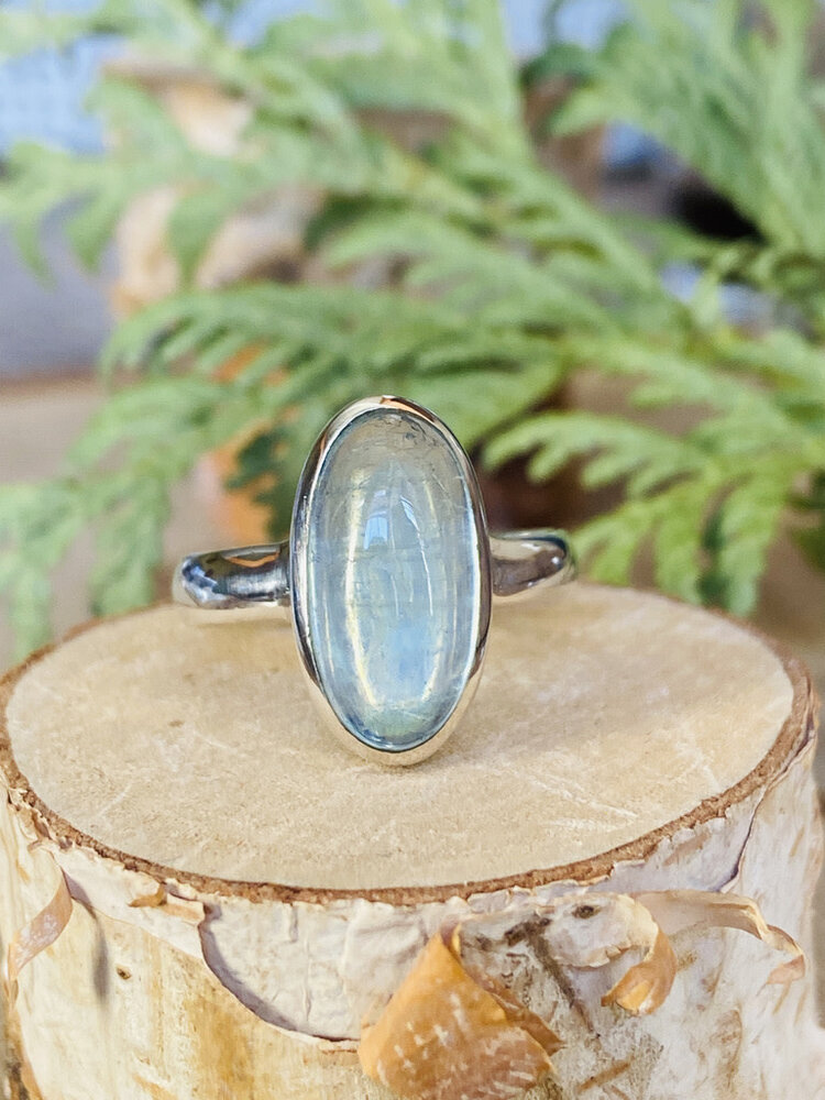 Aquamarine Oval Ring - Size 7