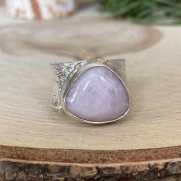 Kunzite Wide Band Sterling Ring Sz 6