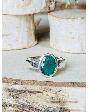 Emerald Oval Bezel Sterling Ring Sz 6