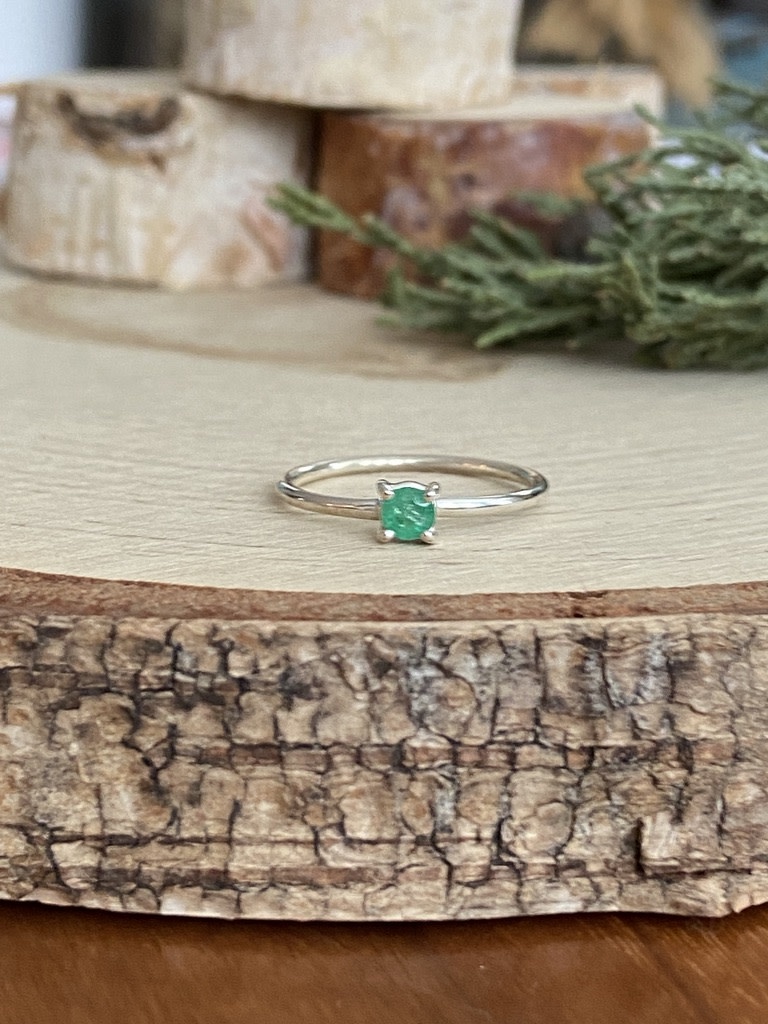 Dainty Tiny Emerald Sterling Ring Sz 6
