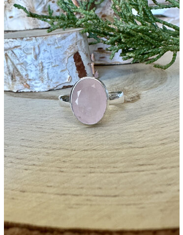 Nugent Rose Quartz Faceted Oval Ring Sz 7