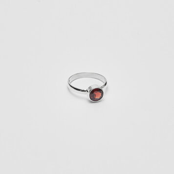 Garnet Round Sterling Ring Sz 7 Garnet Round Sterling Ring Sz 7
