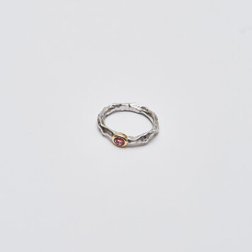 Ruby Small Oval Textured GP Sterling Ring Sz 6 Ruby Small Oval Textured GP Sterling Ring Sz 6