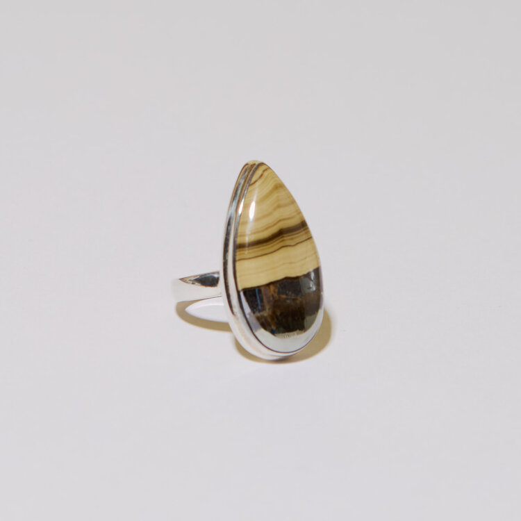 Schalenblende Large Teardrop Sterling Ring Sz 8