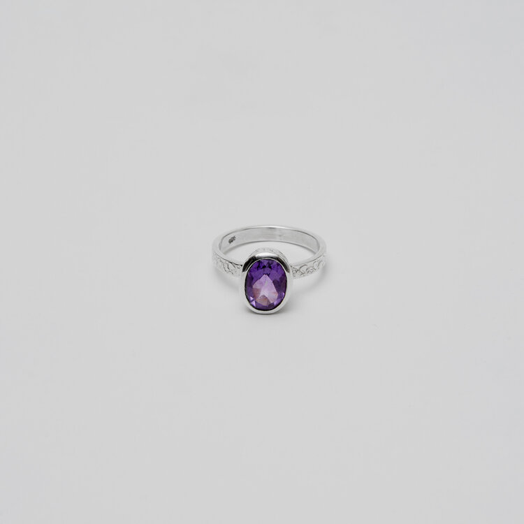 Amethyst Oval Sterling Textured Ring Sz 7.5