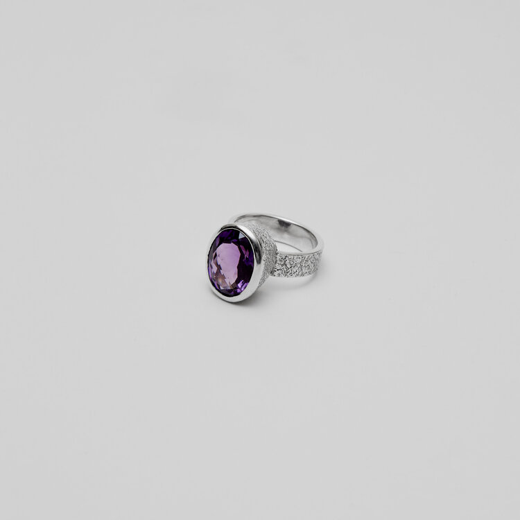 Amethyst Oval Sterling Textured Ring Sz 6