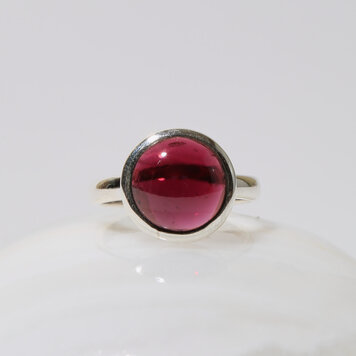 Garnet Round Cab Sterling Ring Sz 7
