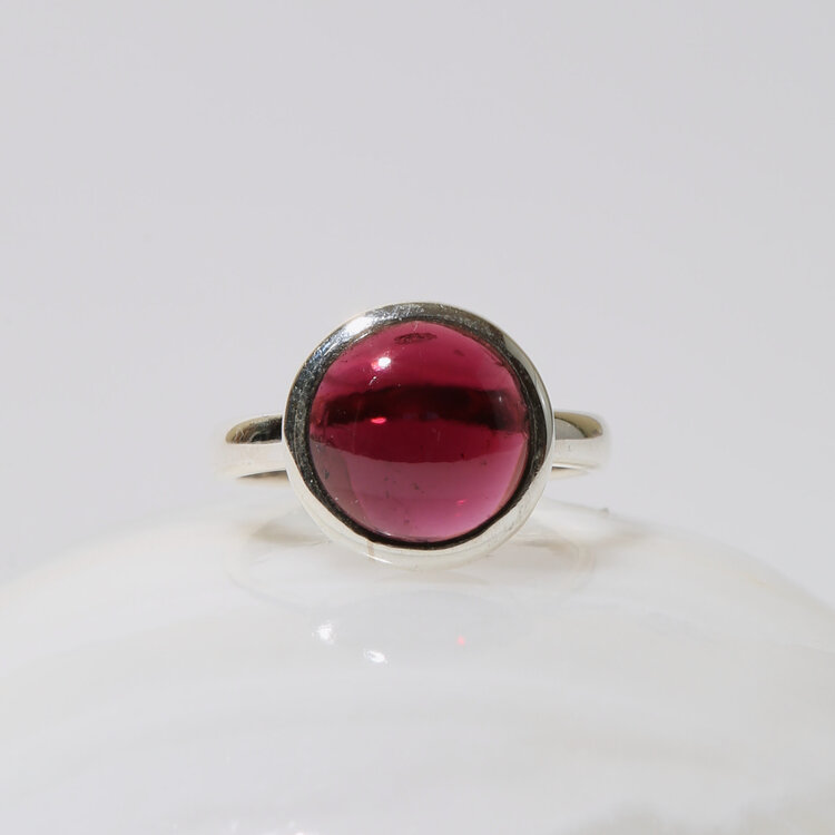 Garnet Round Cab Sterling Ring Sz 7