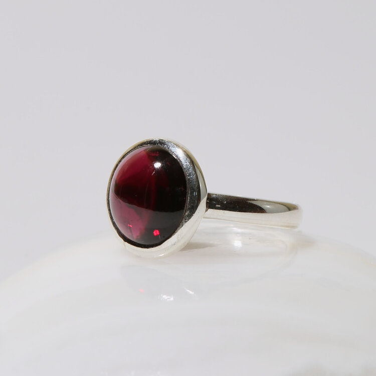 Garnet Round Cab Sterling Ring Sz 7