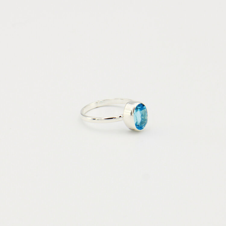 Blue Topaz Oval Sterling Ring Sz 7