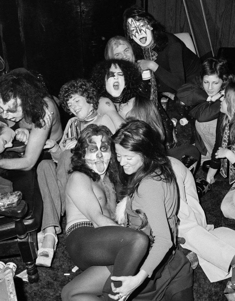 Gruen Kiss Orgy, NJ, 1974 by Bob Gruen