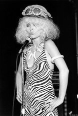 Gruen Debbie Harry, NYC, 1976 by Bob Gruen
