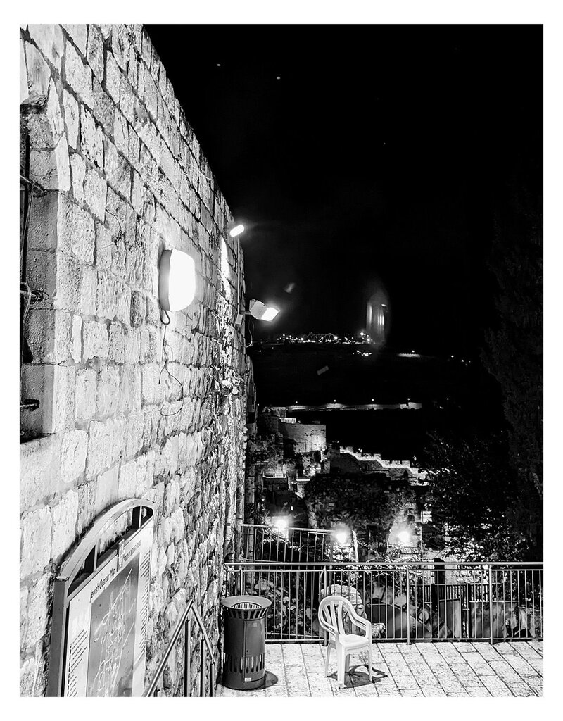 יִשַׁי Smoke Break in the Old City, Jerusalem, Israel, Dec 2 by יִשַׁי