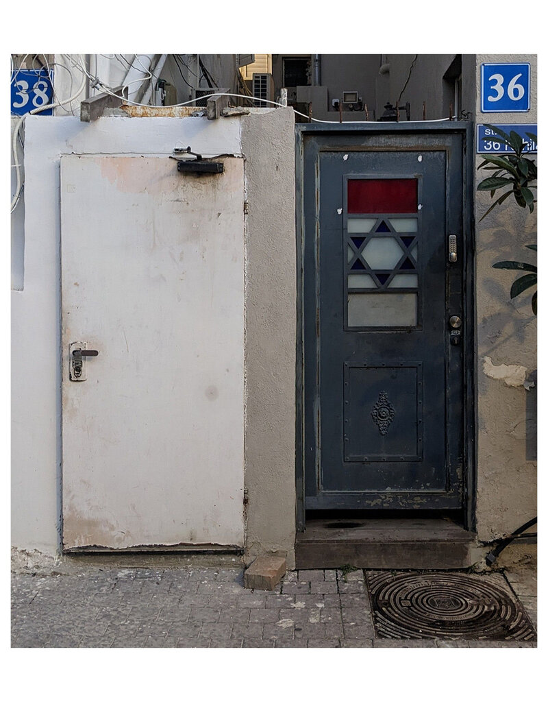 יִשַׁי At the Back Door to ThirtySix, Tel Aviv, Israel, Dec 2023 by יִשַׁי