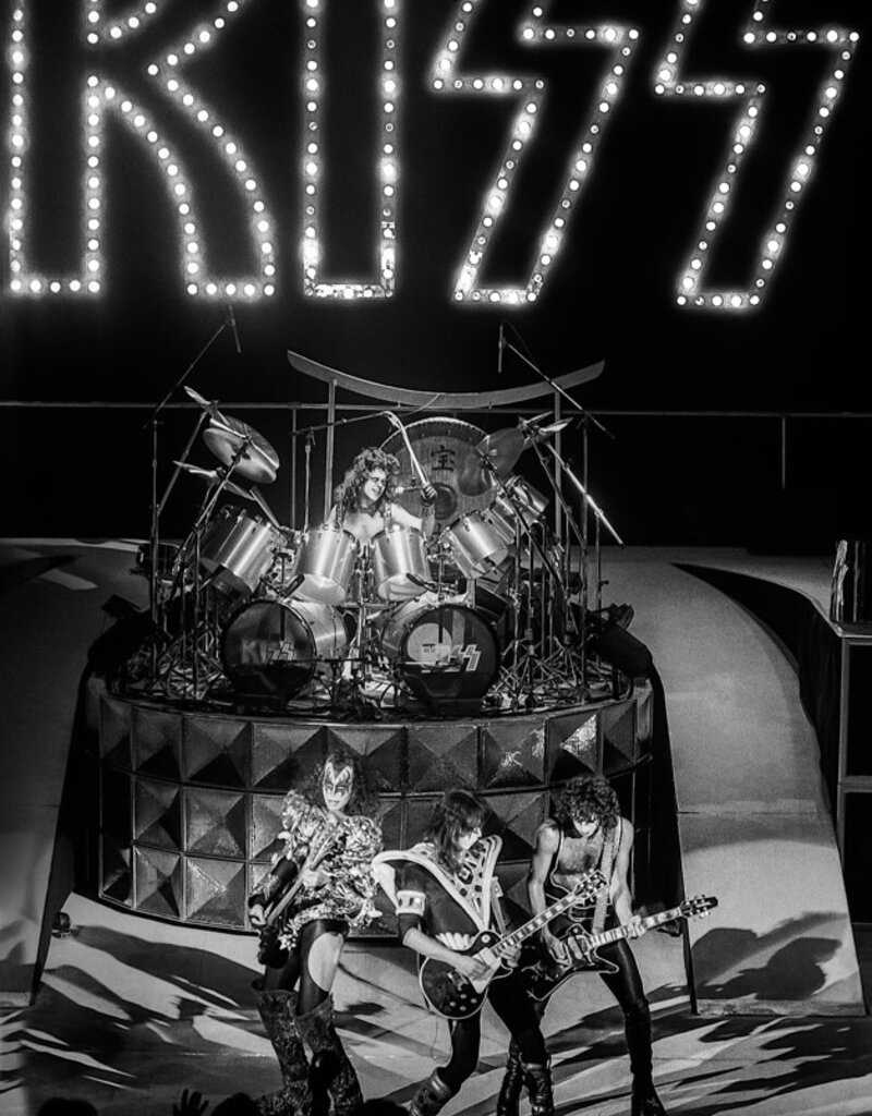 Goldsmith Kiss Performing 1980 by Lynn Goldsmith