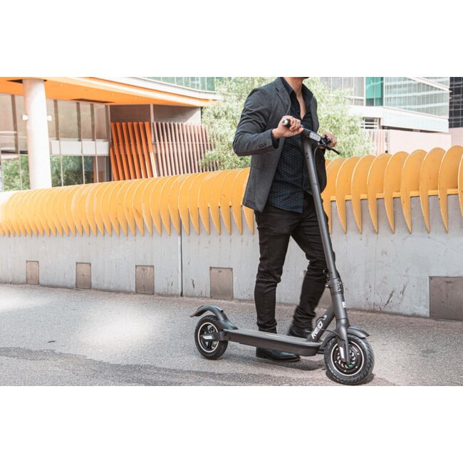 E4 PLUS E-SCOOTER TEEN/ADULTE BLACK