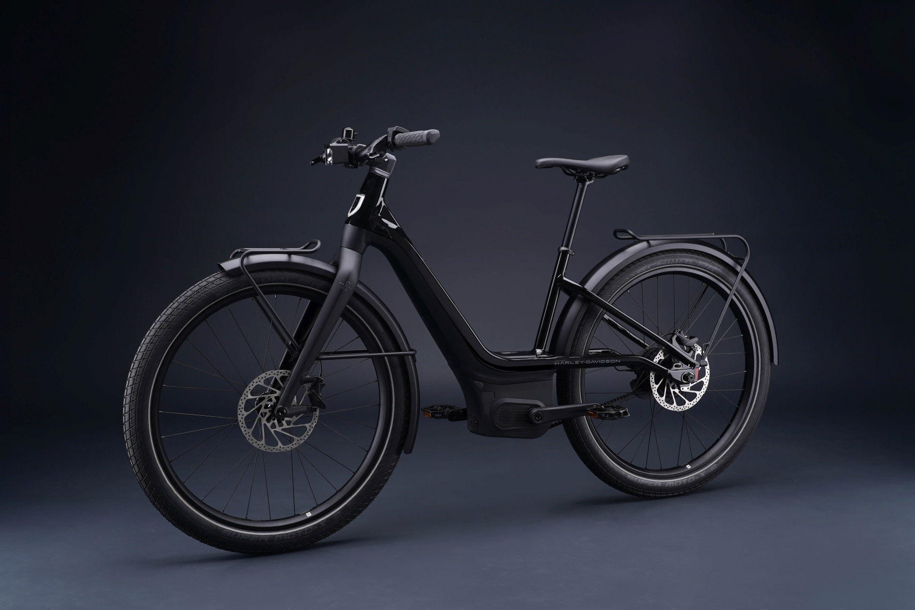 Vélo électrique Hybride Emu Classic Step Through - Cadre 18", Roues 700c, Bleu Clair, Batterie 10.4Ah Ou 14.5Ah