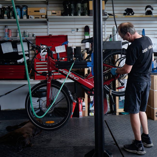 Electric bike storage with basic tune-up