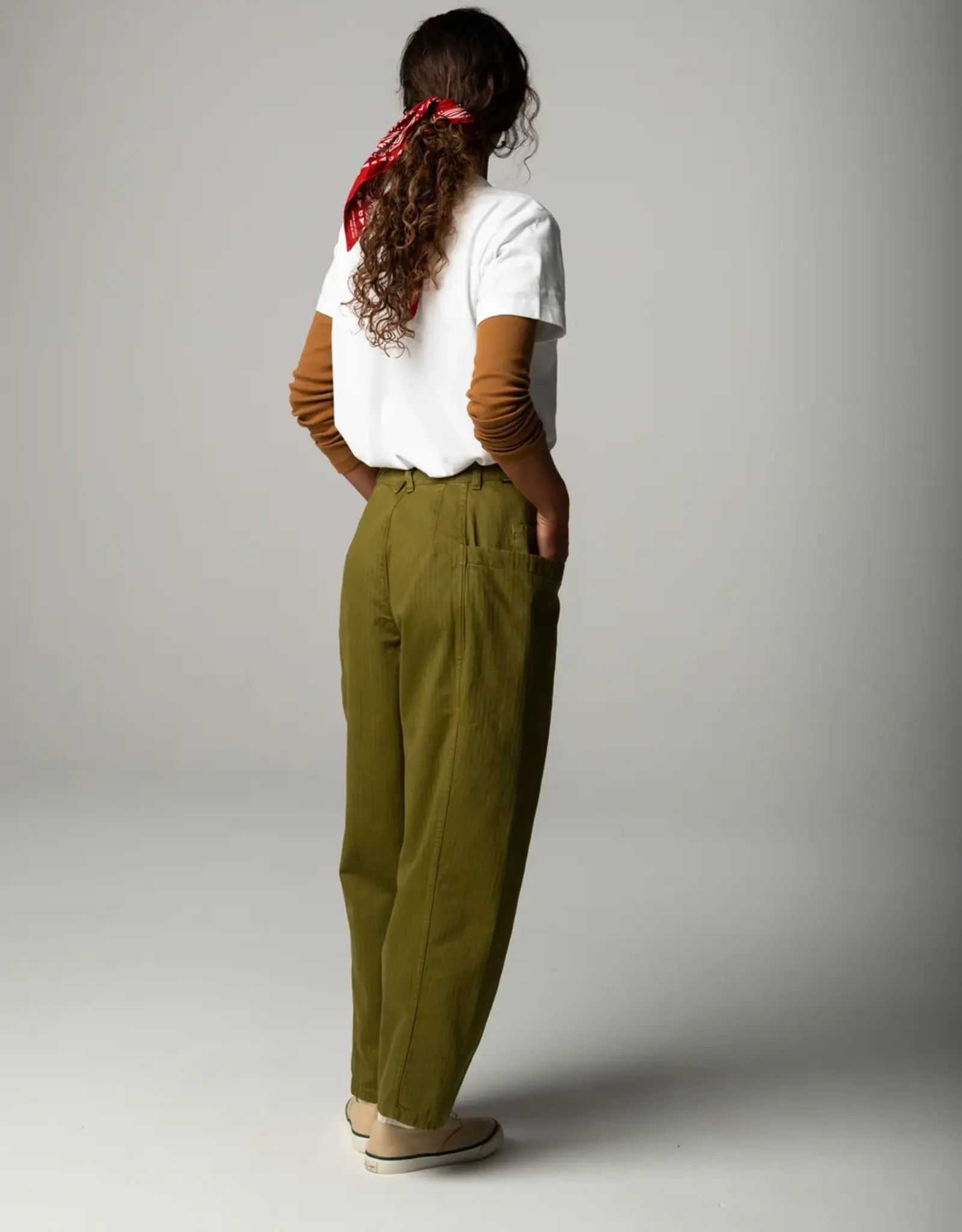 Finisterre - Croft Barrel Trouser - Marsh Green