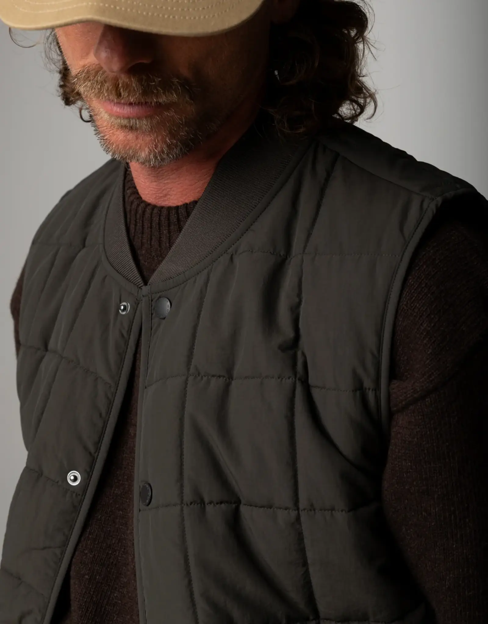 Finisterre - M's Lapwing Gilet - Raven