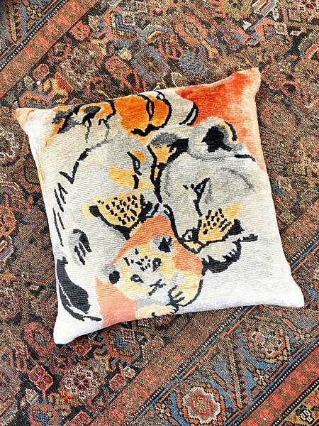 TIBET HOME Tak Pho Lion Family Pillow