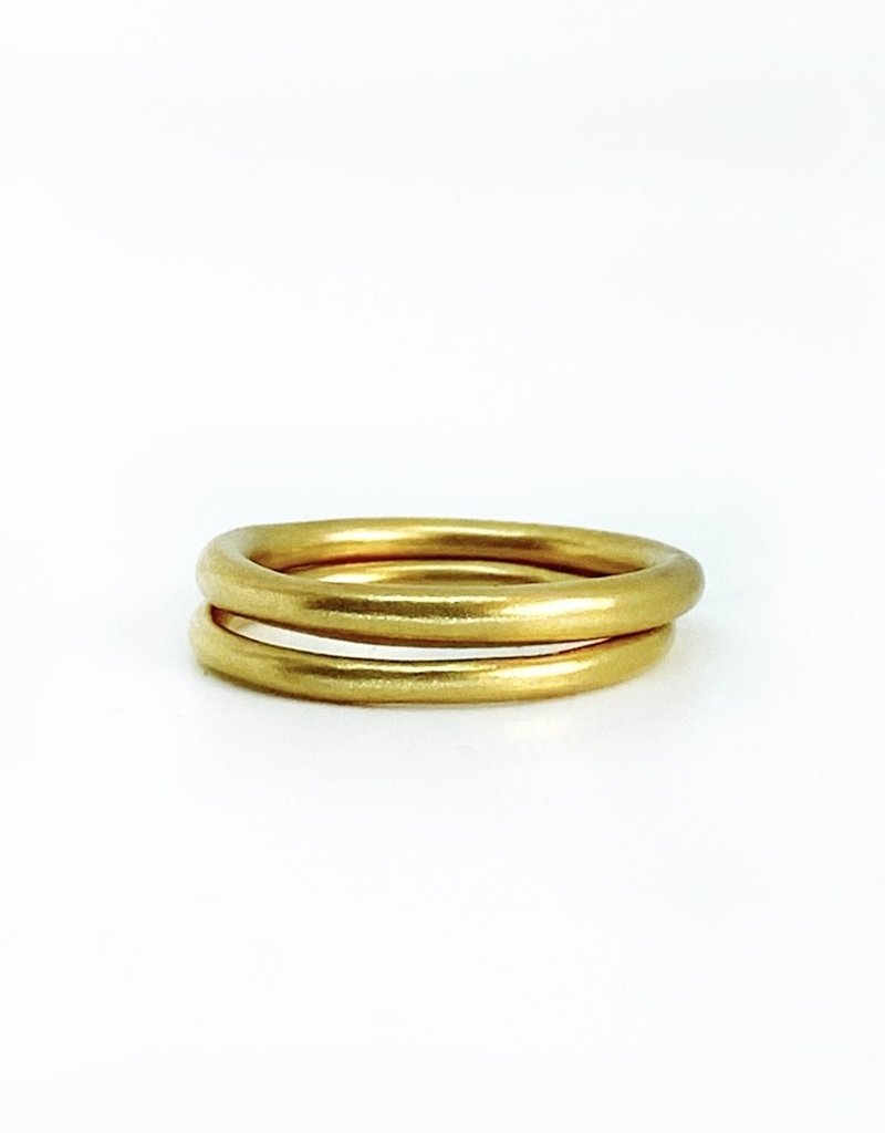 SHAESBY 18K Medium Organic Rounded Band Ring