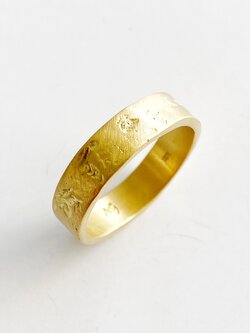 SHANNON JOHNSON 18K Matte Virginia Satin Band Ring - Size 7